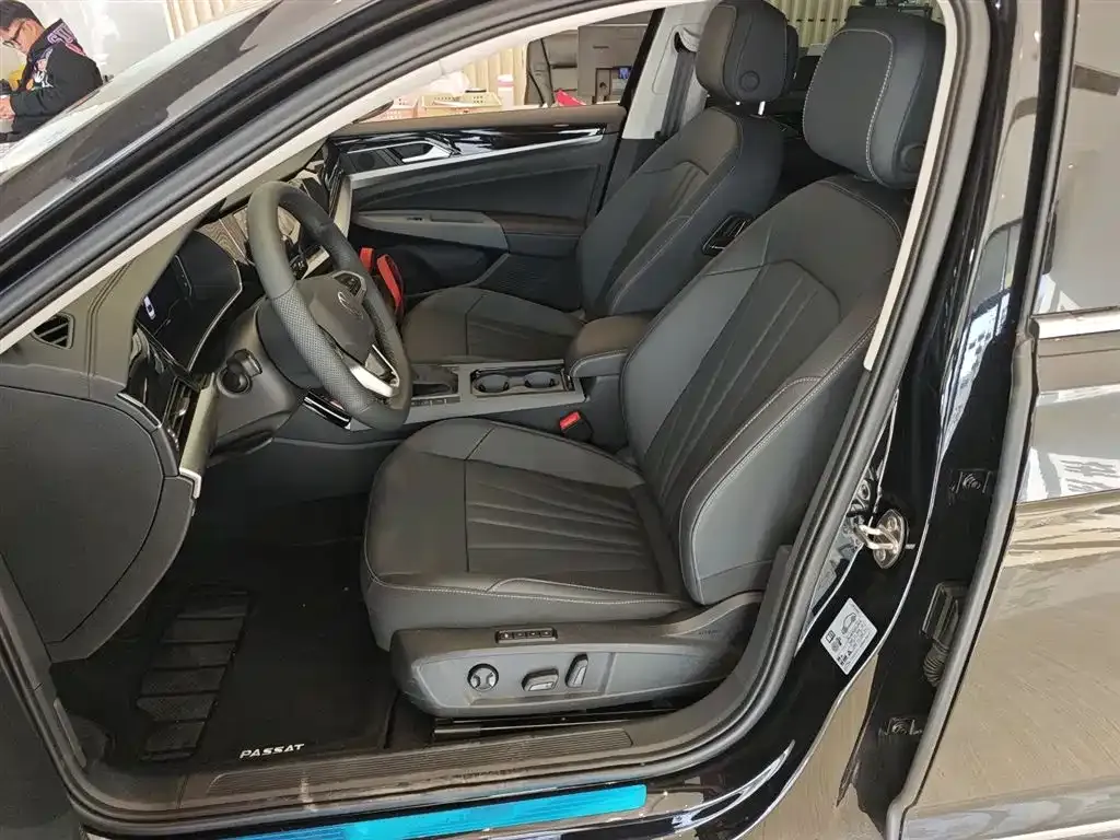 Volkswagen Passat — фото 7
