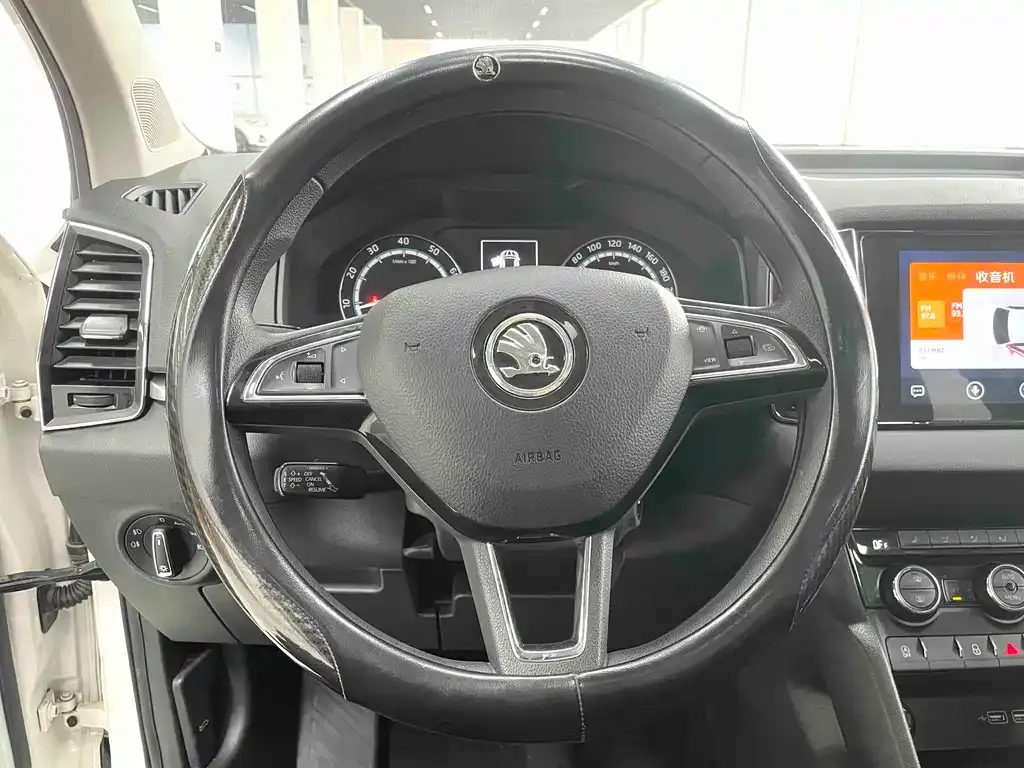 Skoda Karoq — фото 8
