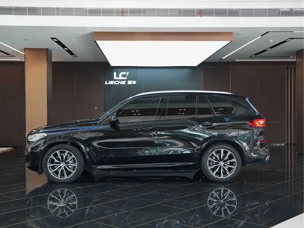 BMW X5 (Import) — фото 2