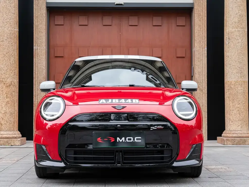 MINI JCW Electric — фото 4