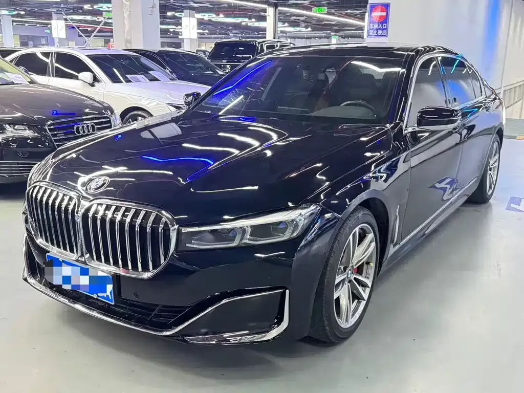 BMW 7 Series — фото 1