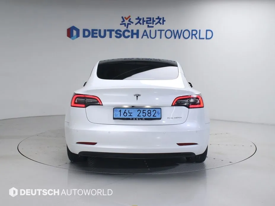 Tesla Model 3 — фото 6