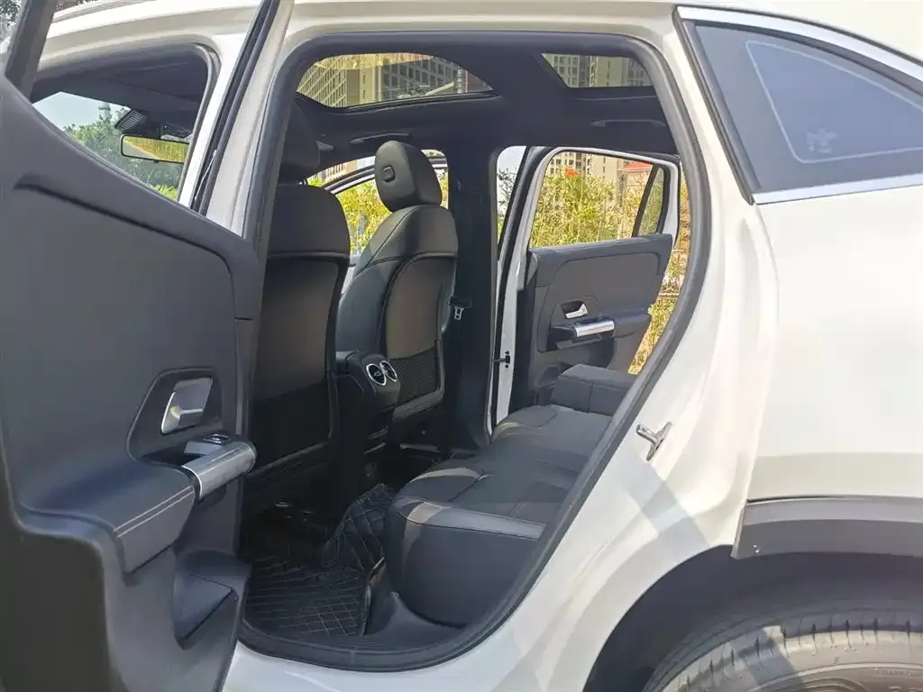 Mercedes-Benz GLA — фото 10