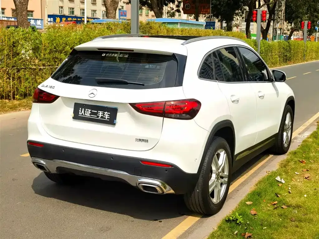 Mercedes-Benz GLA — фото 8