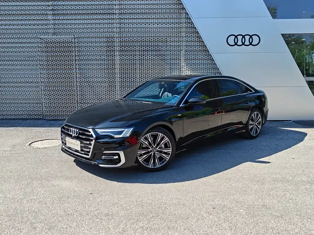 Audi A6L — фото 1