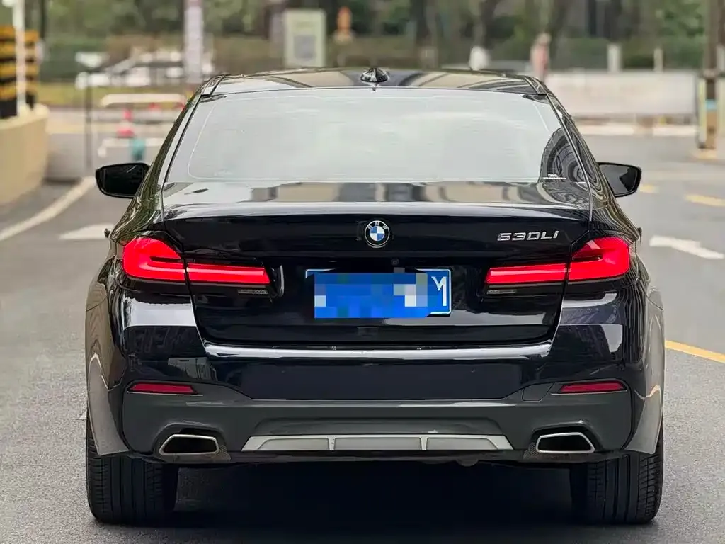 BMW 5 Series — фото 4