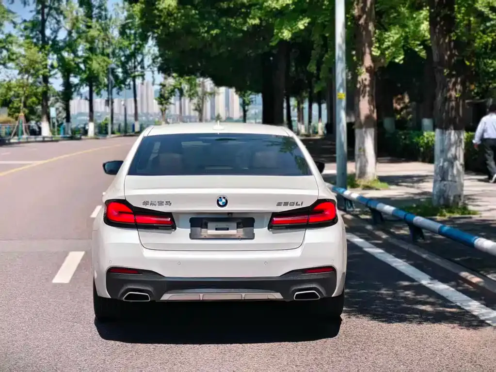 BMW 5 Series — фото 2
