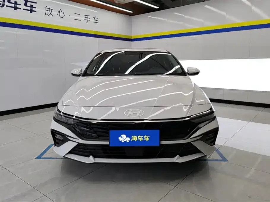 Hyundai Elantra — фото 6