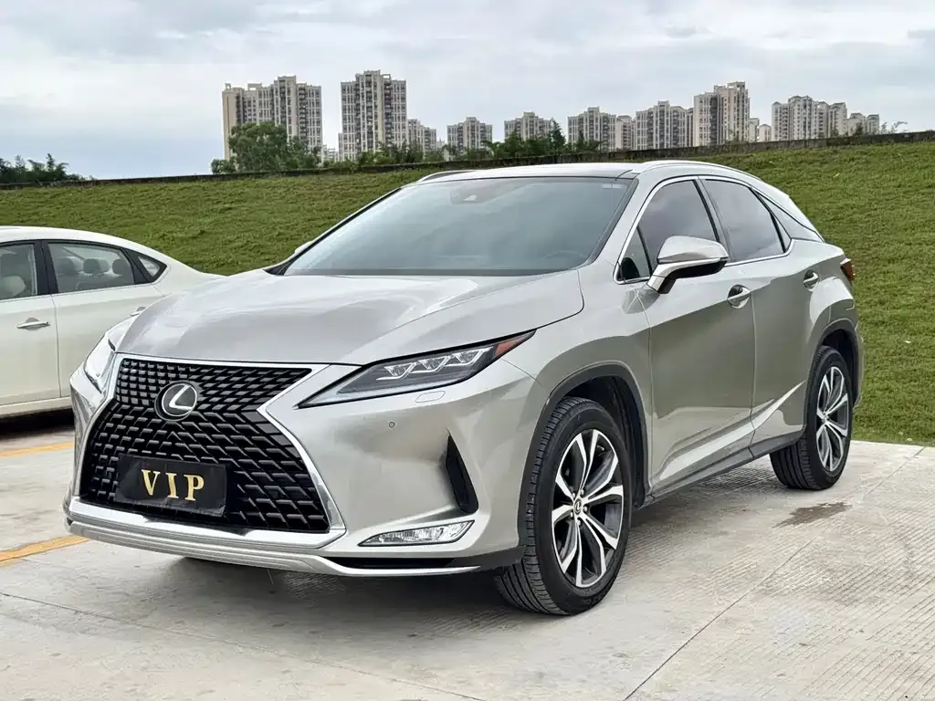 Lexus RX — фото 1