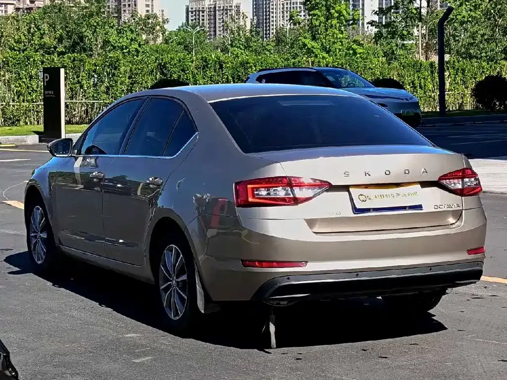 Skoda Octavia — фото 3