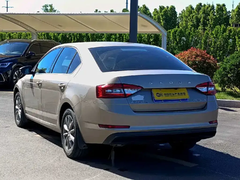 Skoda Octavia — фото 9