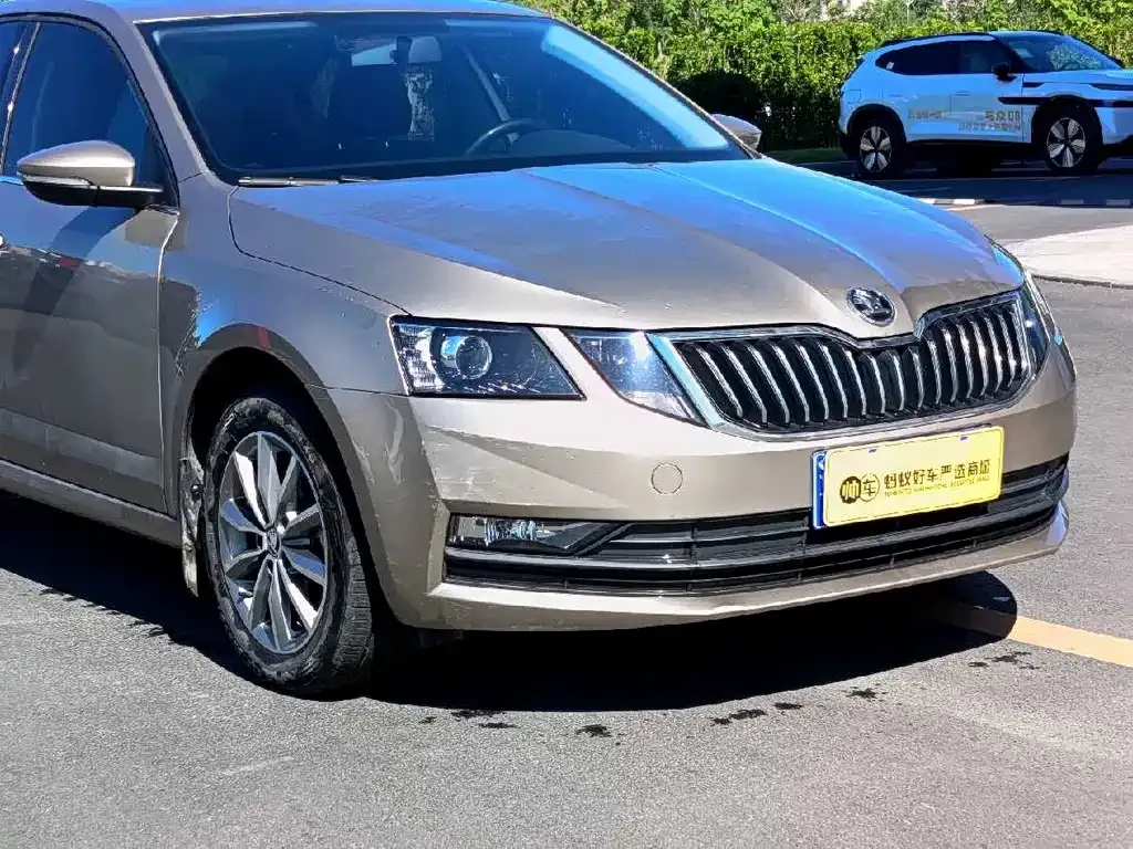 Skoda Octavia — фото 4