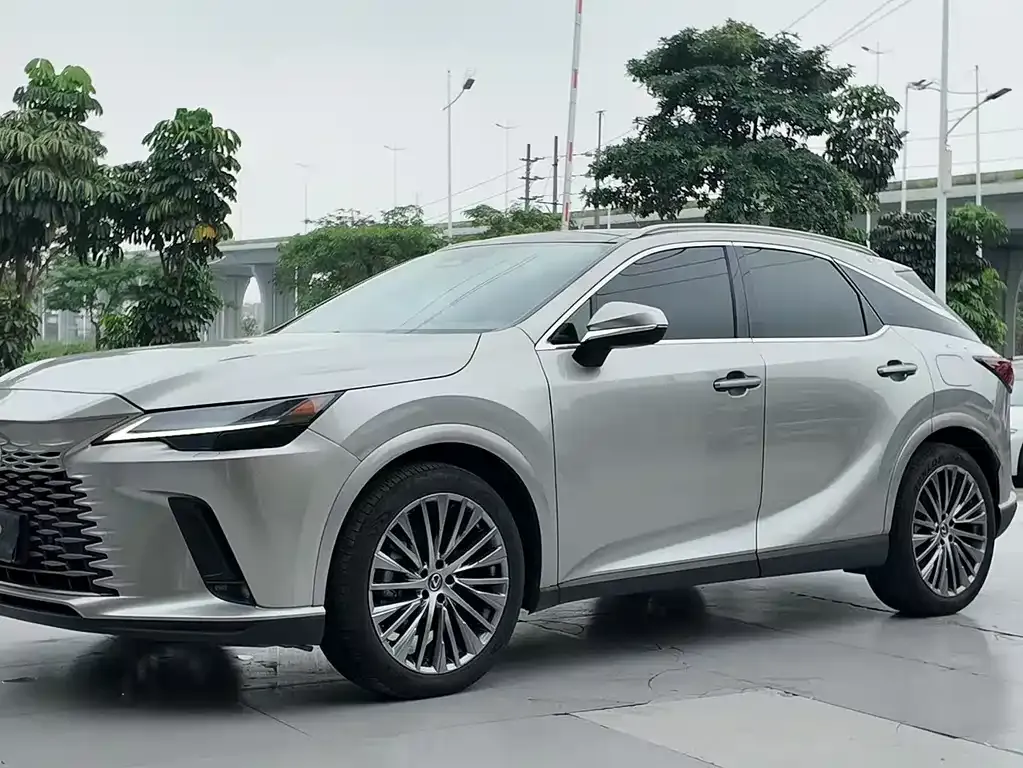 Lexus RX — фото 1