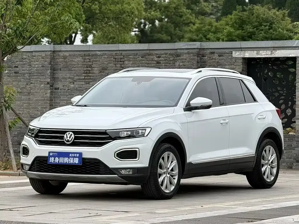 Volkswagen T-Roc — фото 1