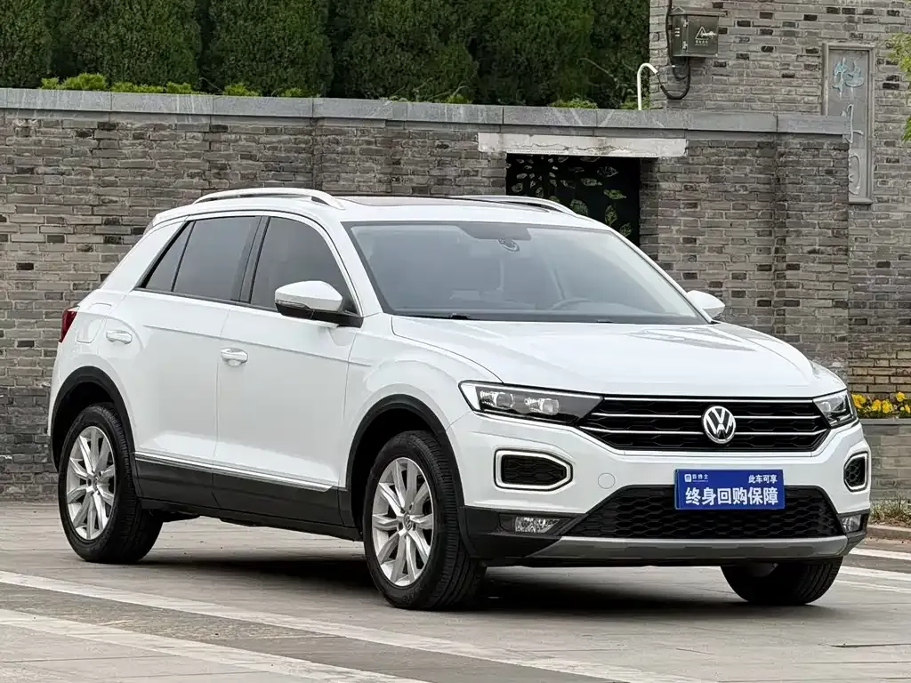 Volkswagen T-Roc — фото 6