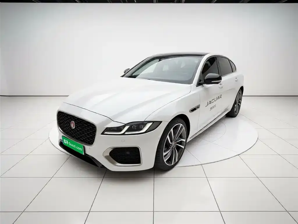 Jaguar XFL — фото 1