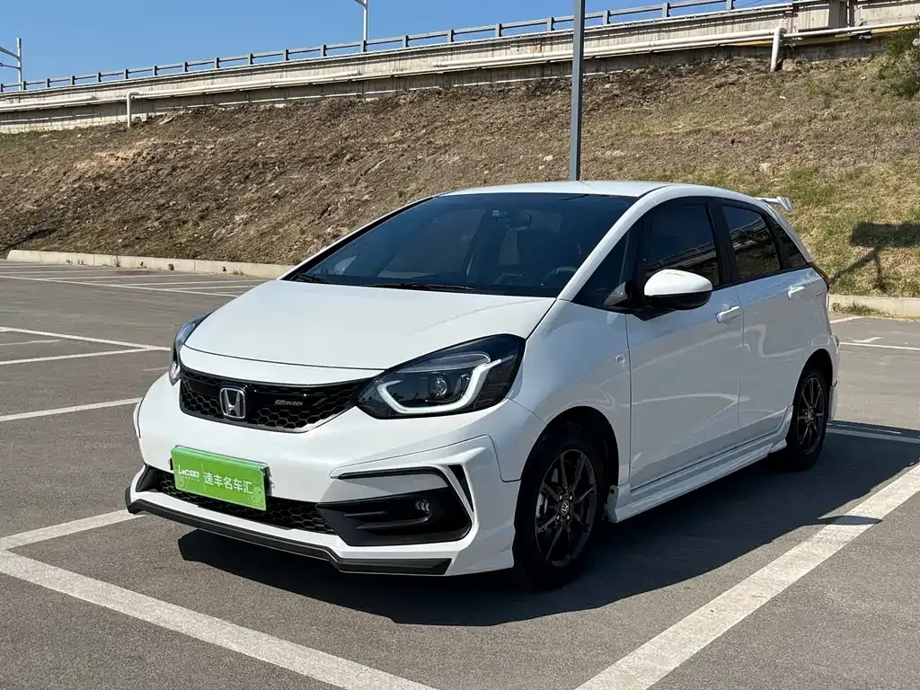 Honda Fit — фото 1