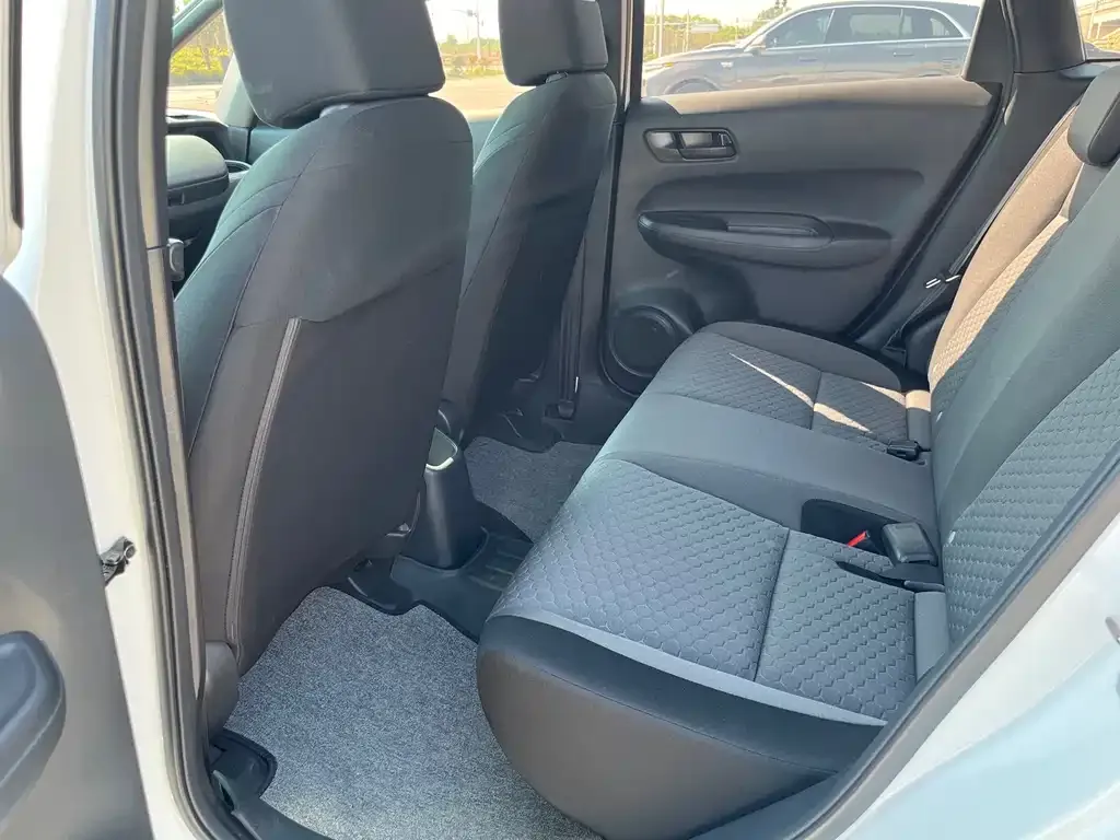 Honda Fit — фото 8