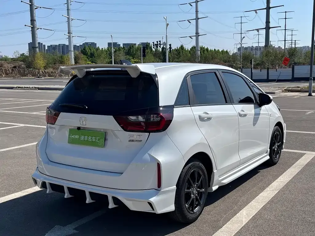 Honda Fit — фото 5