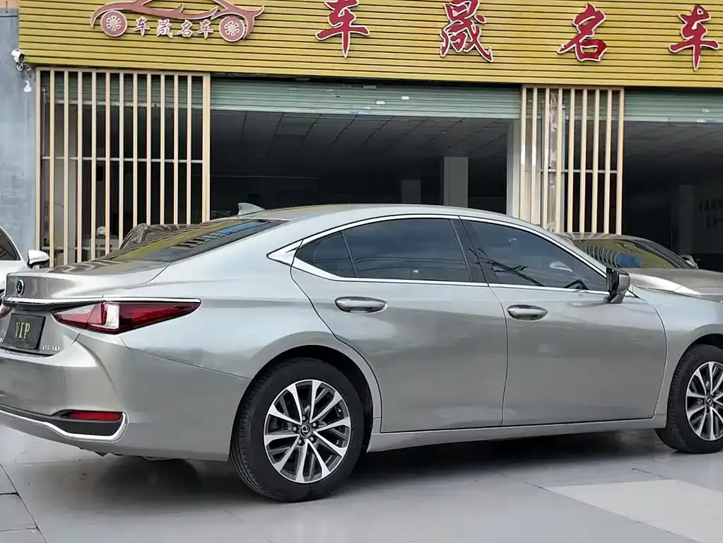 Lexus ES — фото 6