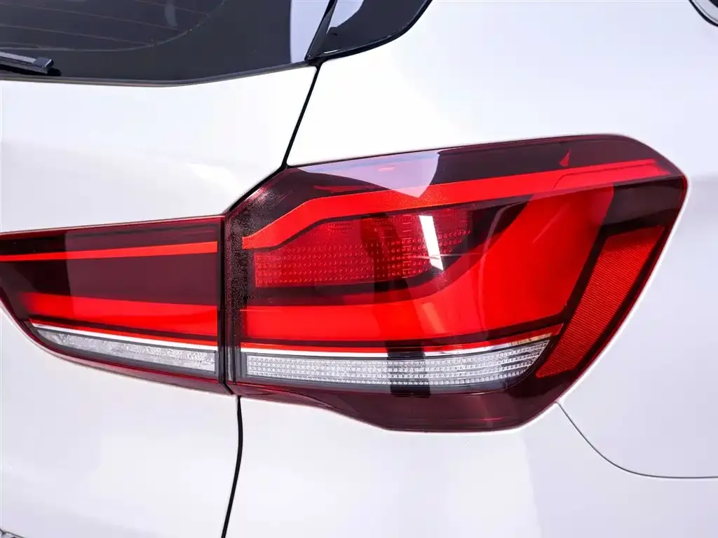 BMW X1 — фото 10