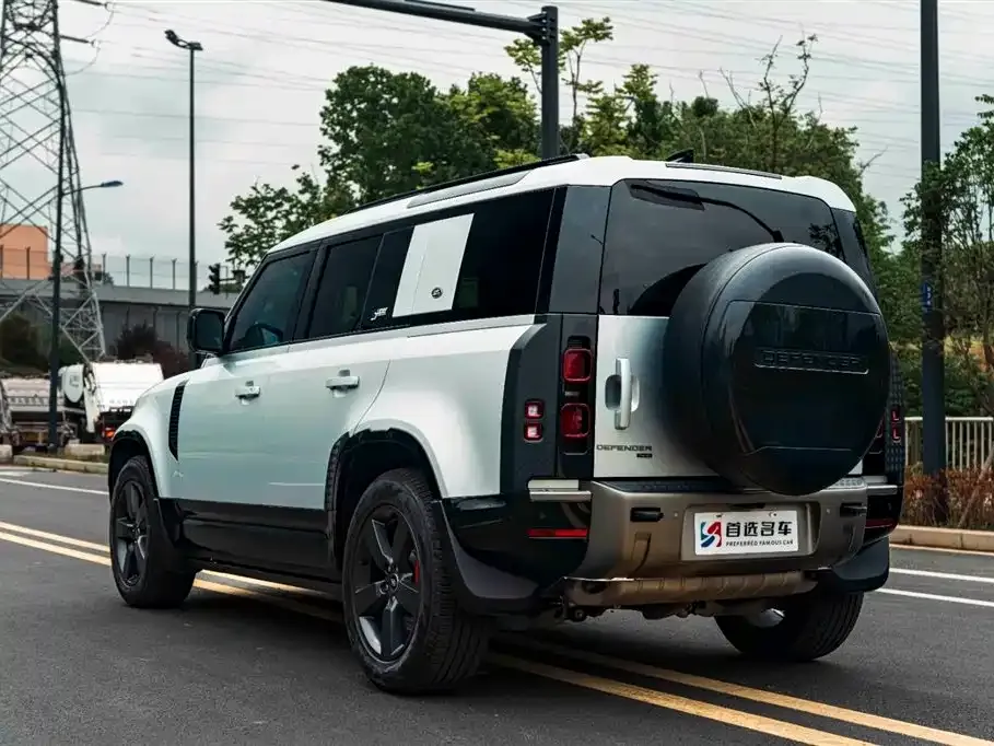 Land Rover Defender — фото 7