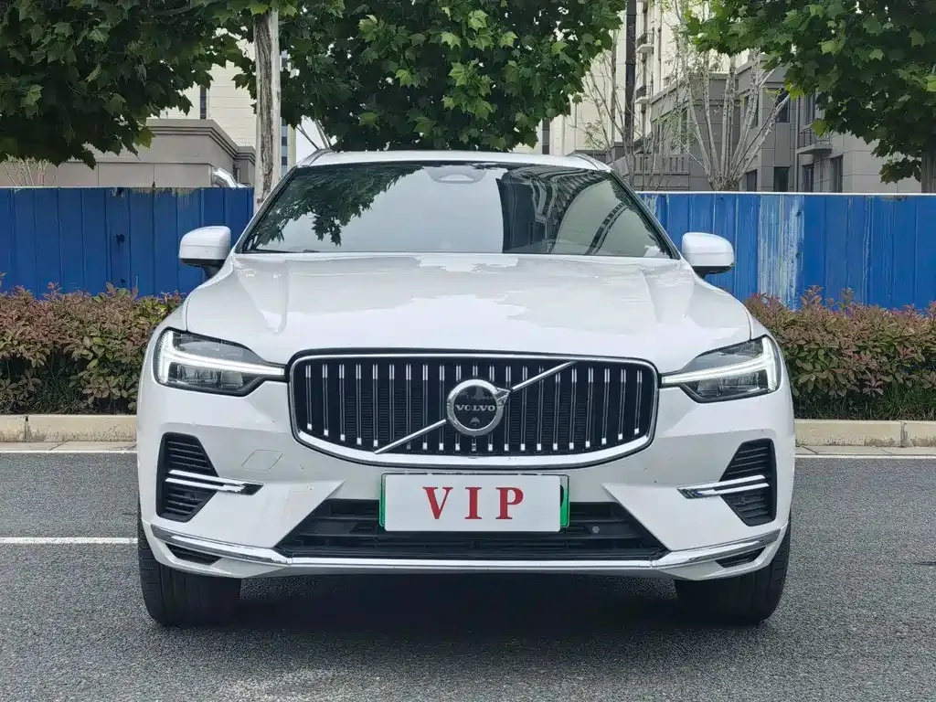 Volvo XC60 PHEV — фото 4