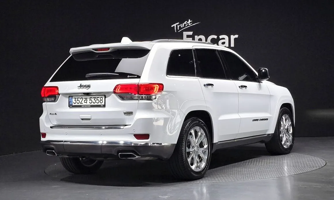 Jeep Cherokee — фото 10