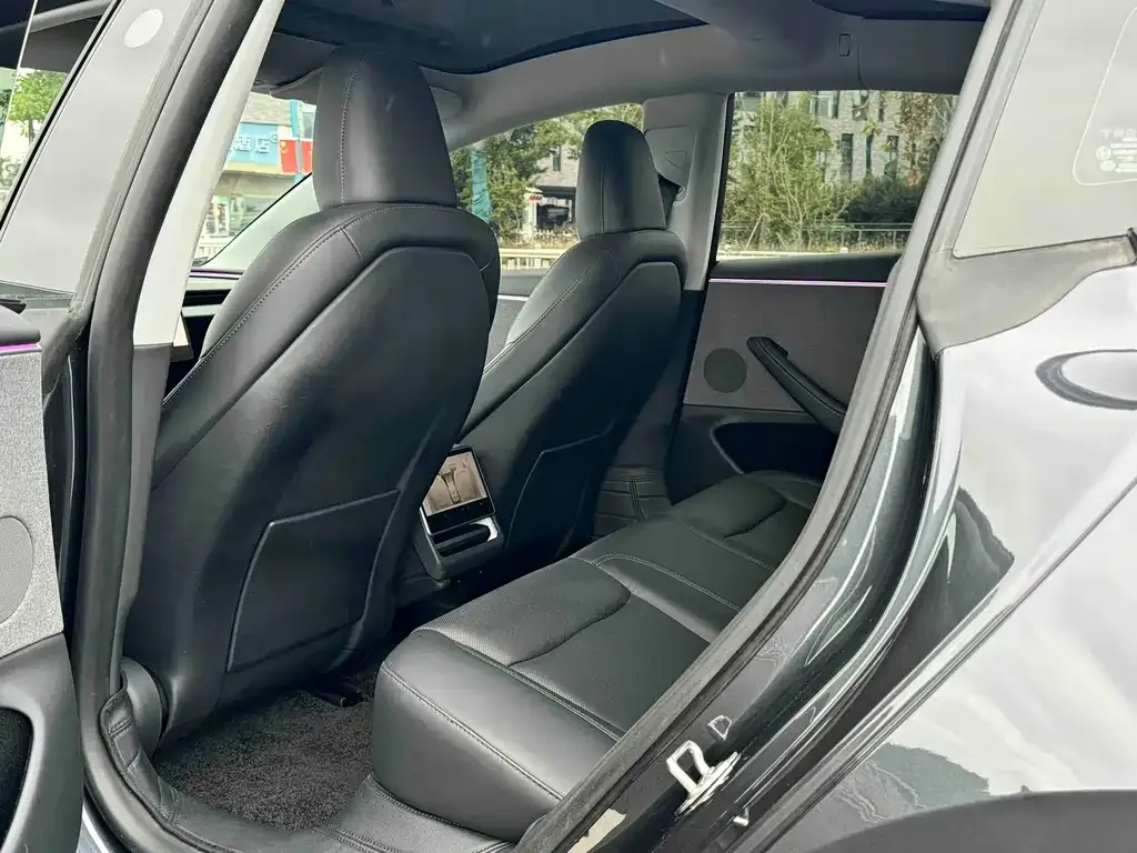 Tesla Model 3 — фото 2