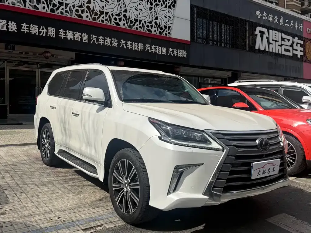 Lexus LX — фото 9