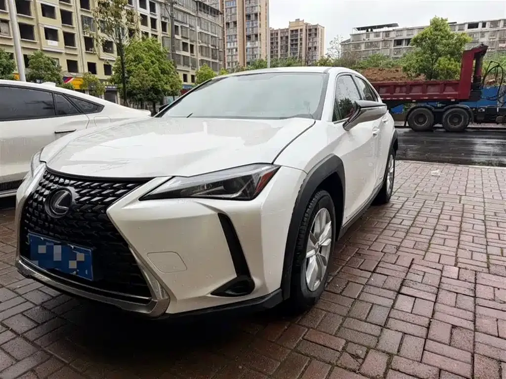 Lexus UX — фото 3
