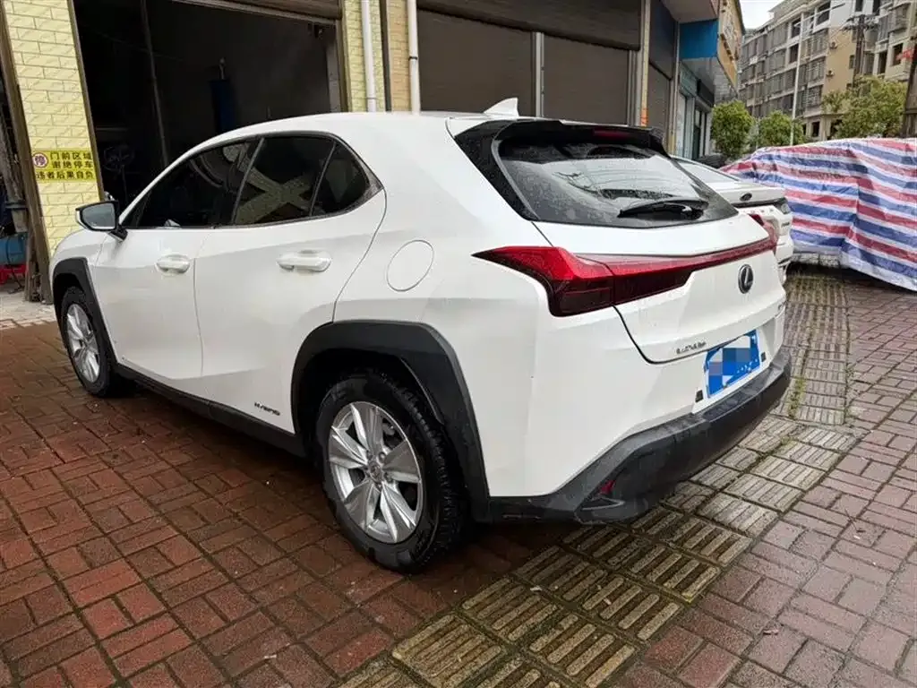 Lexus UX — фото 7