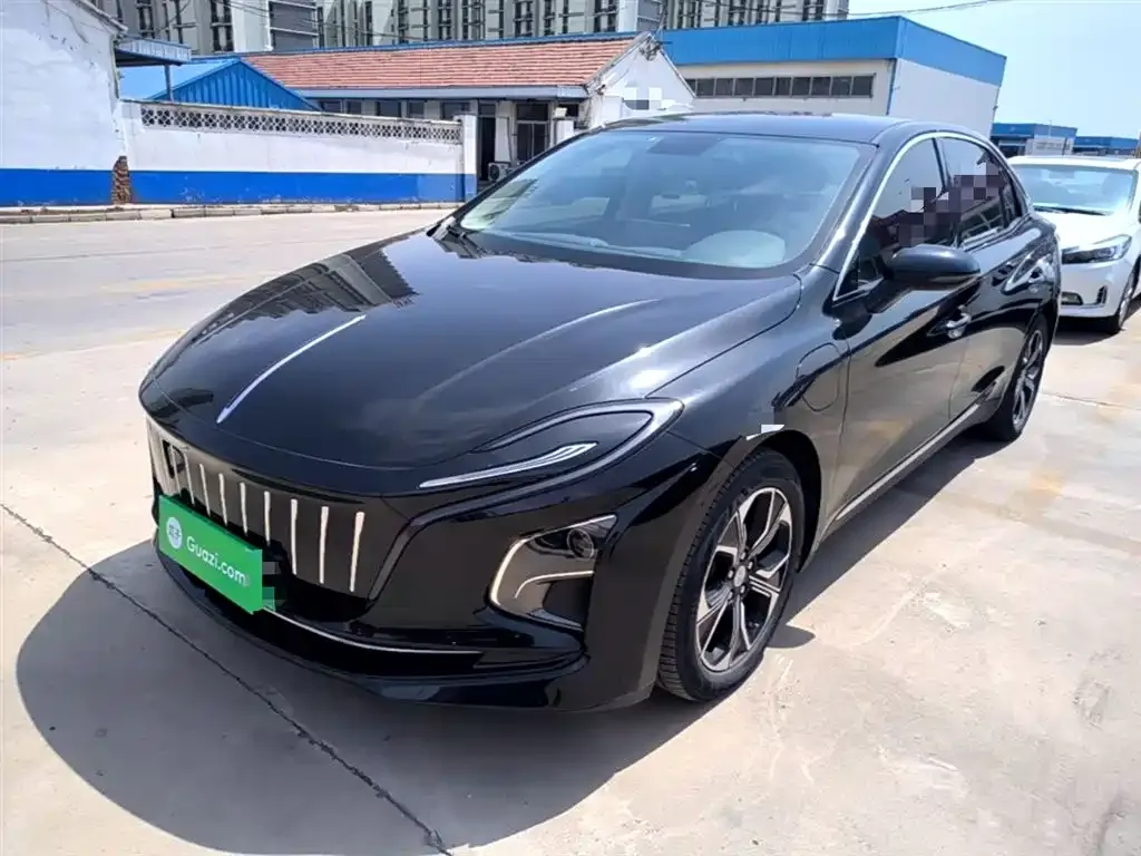 Hongqi E-QM5 — фото 1