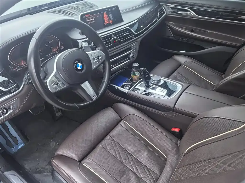 BMW 7 Series — фото 10