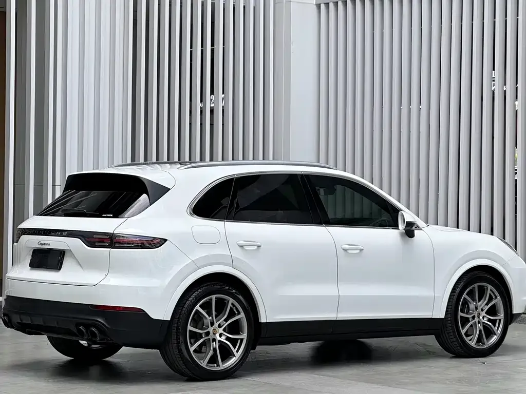 Porsche Cayenne — фото 7