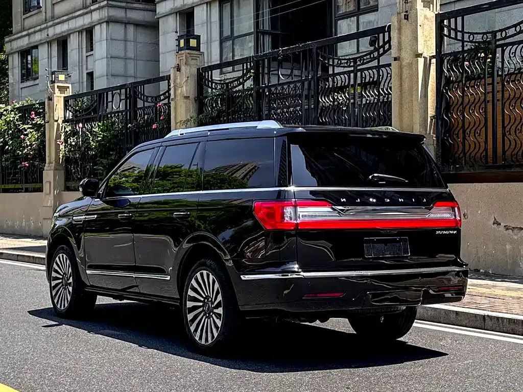 Lincoln Navigator — фото 7