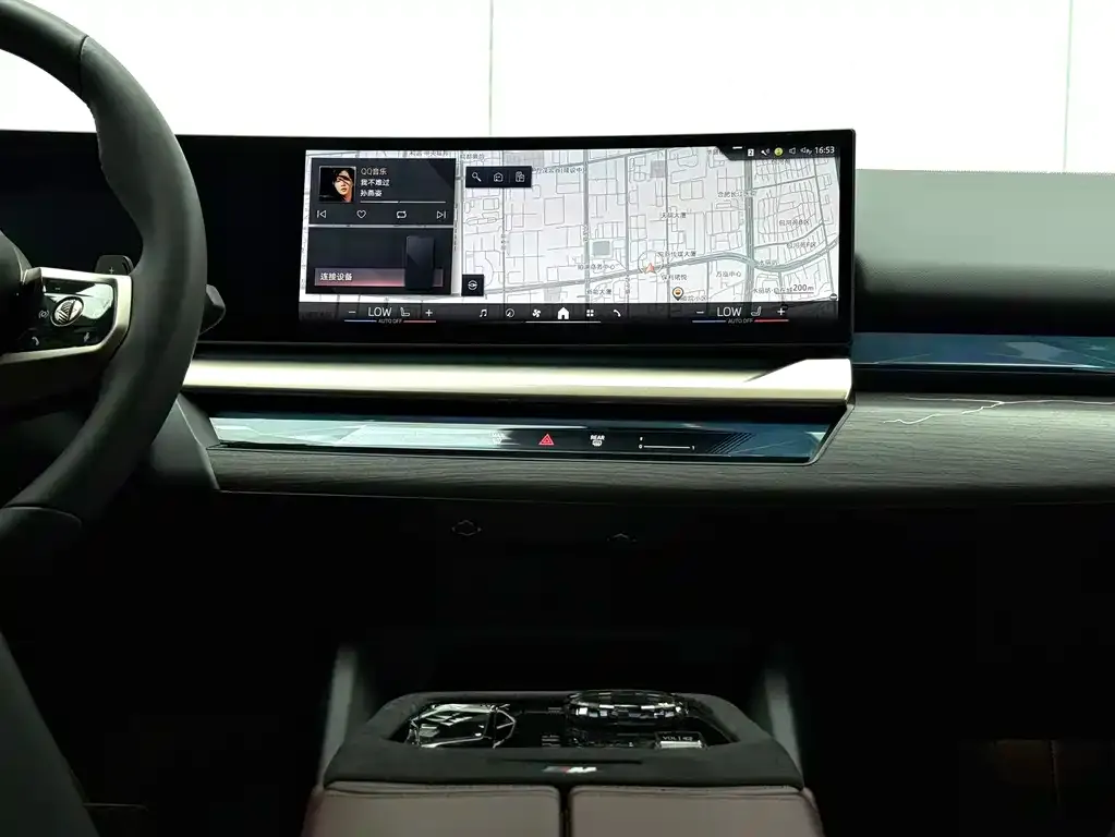 BMW 5 Series — фото 10