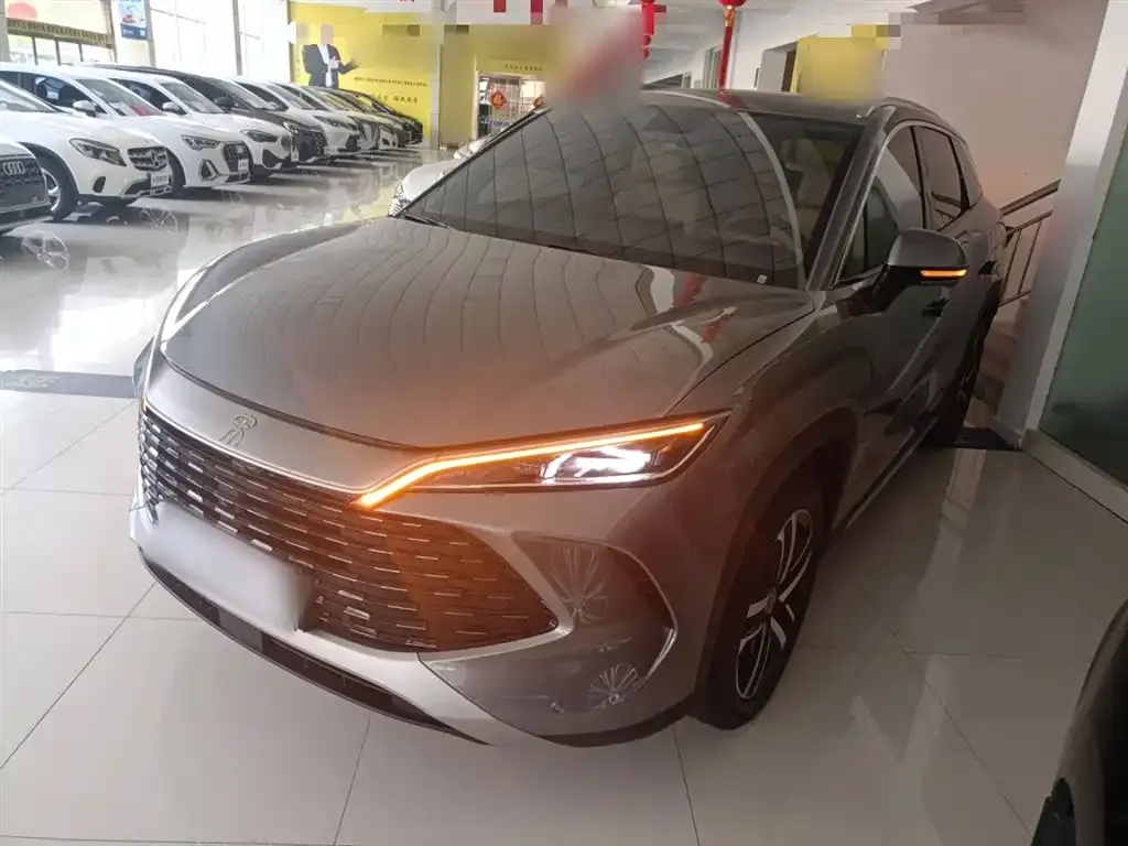 BYD L DM-i — фото 1