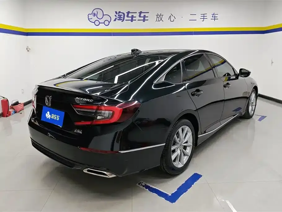 Honda Accord — фото 6