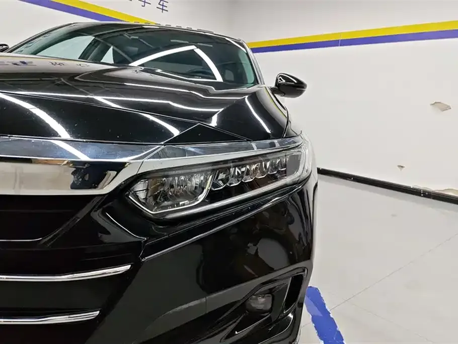 Honda Accord — фото 10