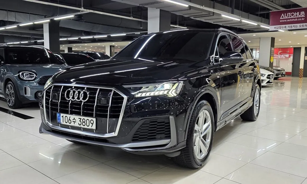 Audi Q7 — фото 1