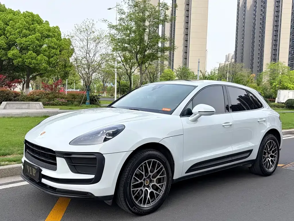 Porsche Macan — фото 1