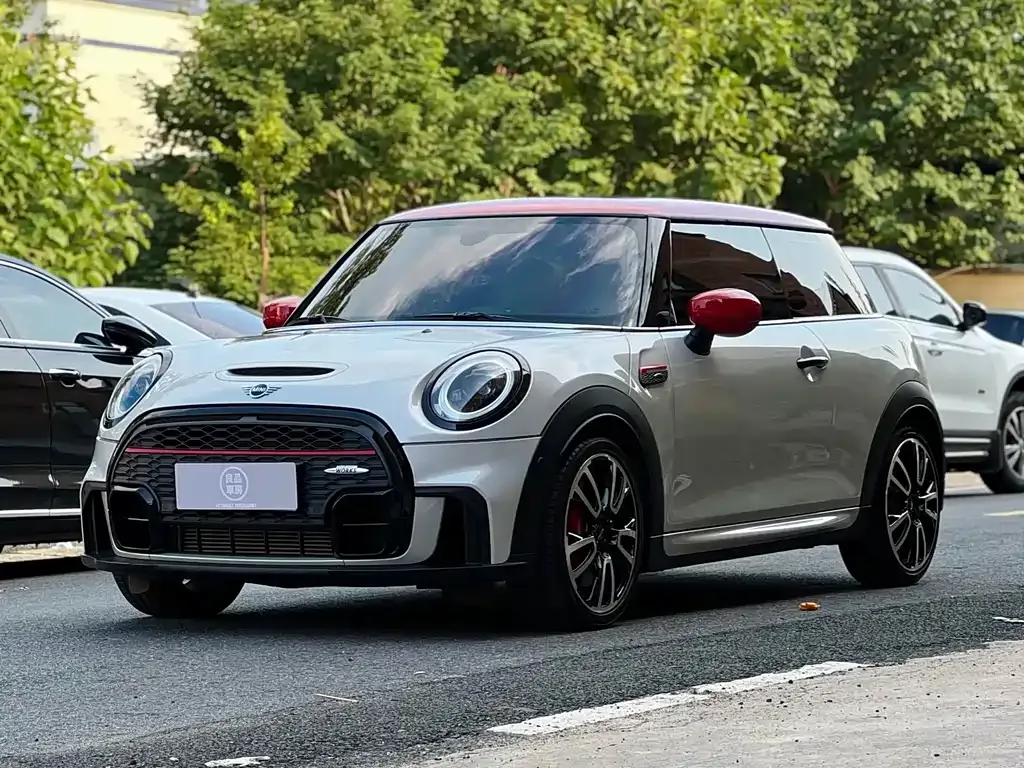 MINI JCW (John Cooper Works) — фото 1