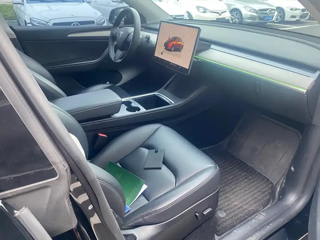 Tesla Model Y — фото 3