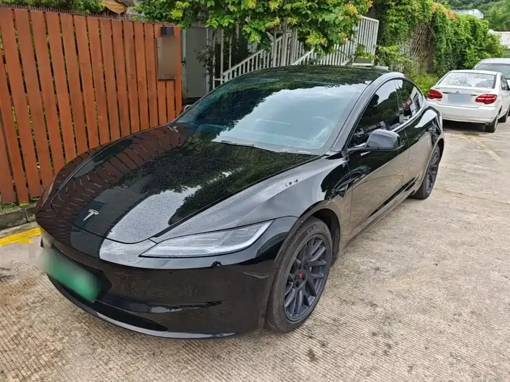 Tesla Model 3 — фото 8