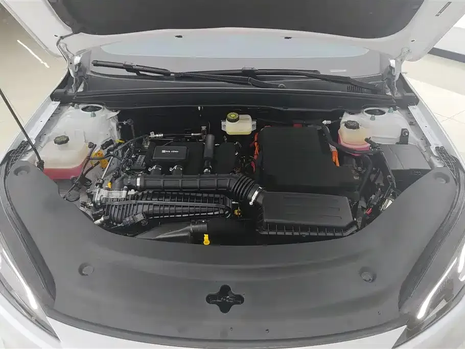 BYD Seal 05 DM-i — фото 8