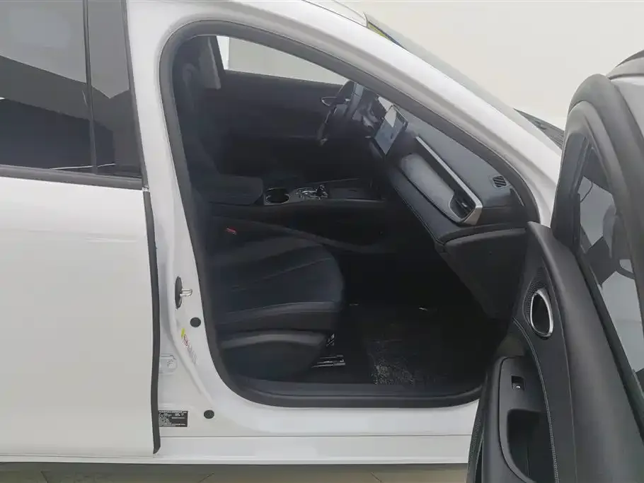 BYD Seal 05 DM-i — фото 7