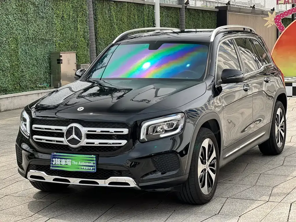 Mercedes-Benz GLB — фото 1