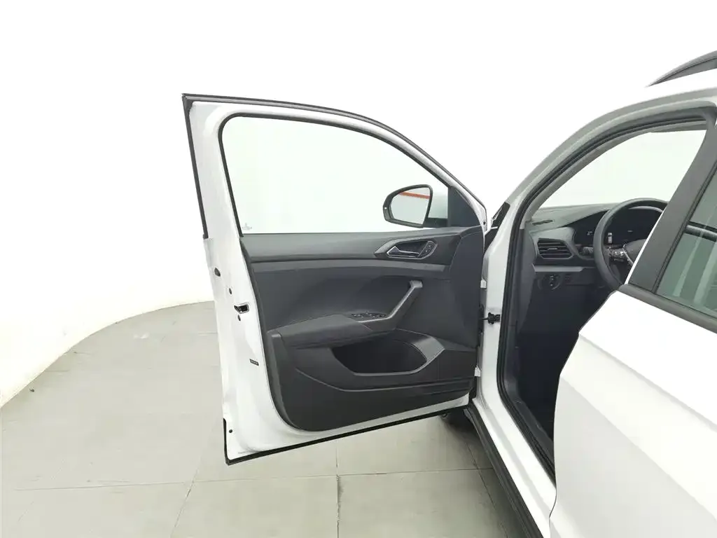 Volkswagen T-Cross — фото 4