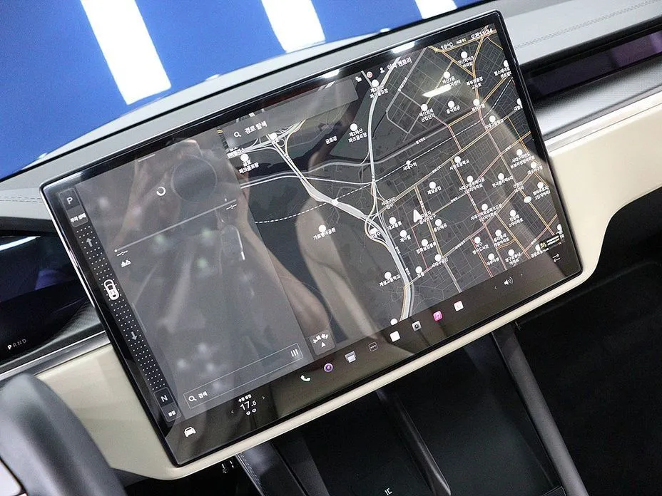 Tesla Model X — фото 2